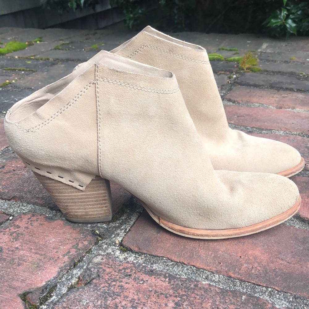 Trendy Beige Heeled Boots